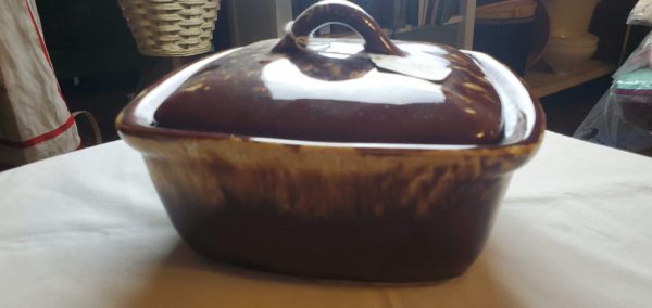 Roseville Brown Drip Design Casserole Bowl