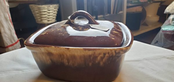Roseville Brown Drip Design Casserole Bowl - Image 2