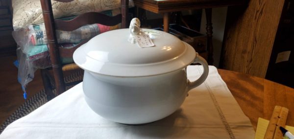 Old Chamber Pot w/ Lid - Image 10