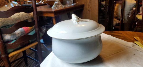 Old Chamber Pot w/ Lid - Image 4