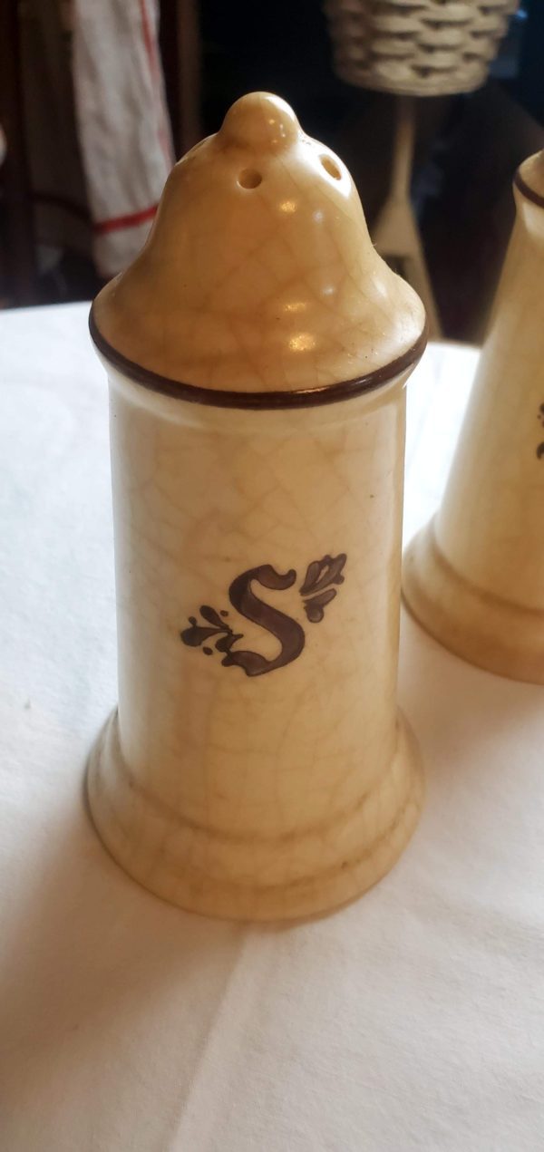 Salt and Pepper Shaker - Image 2
