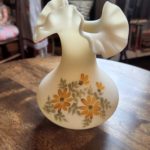 Satin Vase w/ Daisies