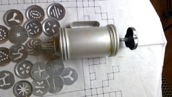 Cake Decorating Utensile - Image 2