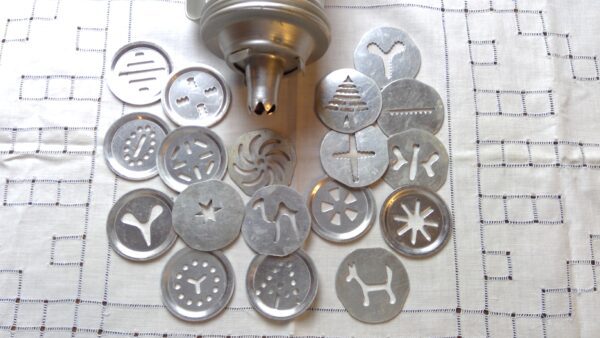 Cake Decorating Utensile - Image 3