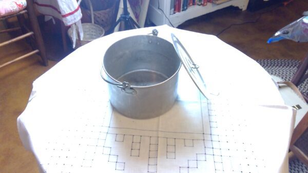 1940s Pot and Lib